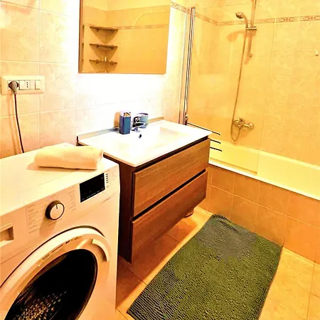 Tt House Fiera Milano Station * Rho